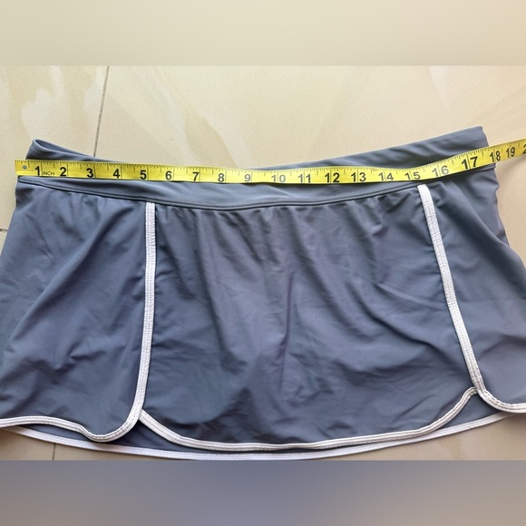 Free country skort size XL /16  sport swim button gray white stretch - Picture 12 of 14